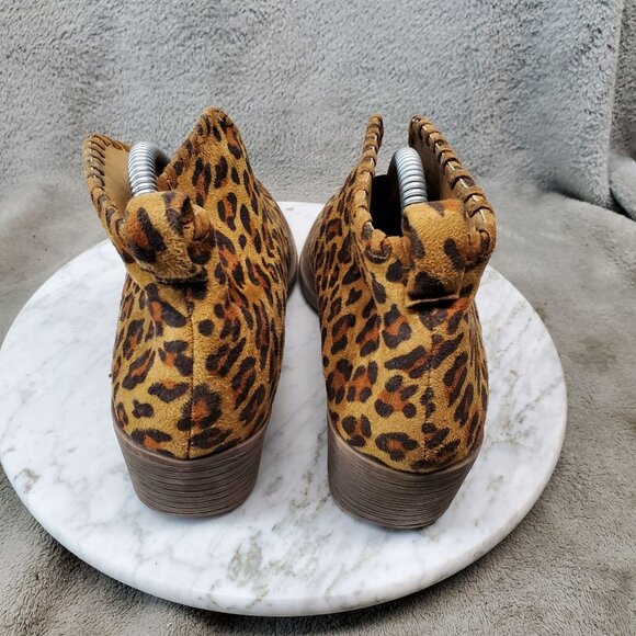 Volatile Shoes Womens 9 Calvary Flocked Faux Leather Leopard Ankle Boots *Read* - Picture 7 of 9